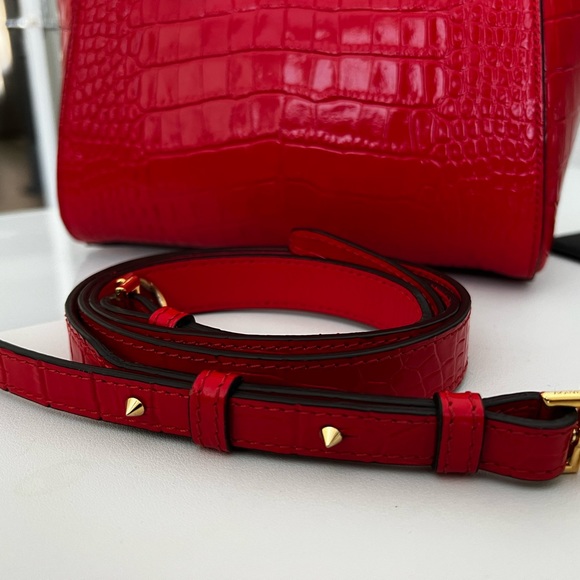 Authentic Givenchy Mini Antigona bag in crocodile effect leather - Picture 3 of 4